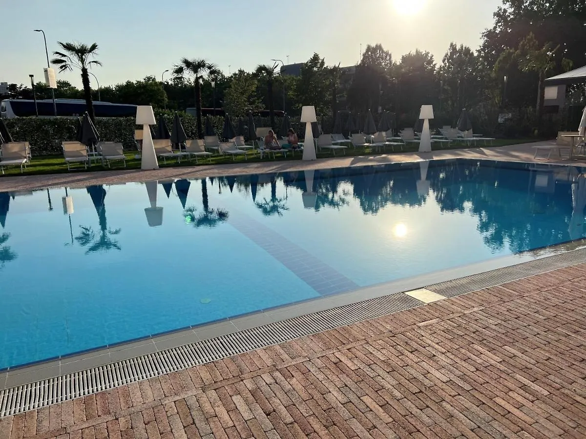 The Sydney Hotel Bologna 4*,  Italien