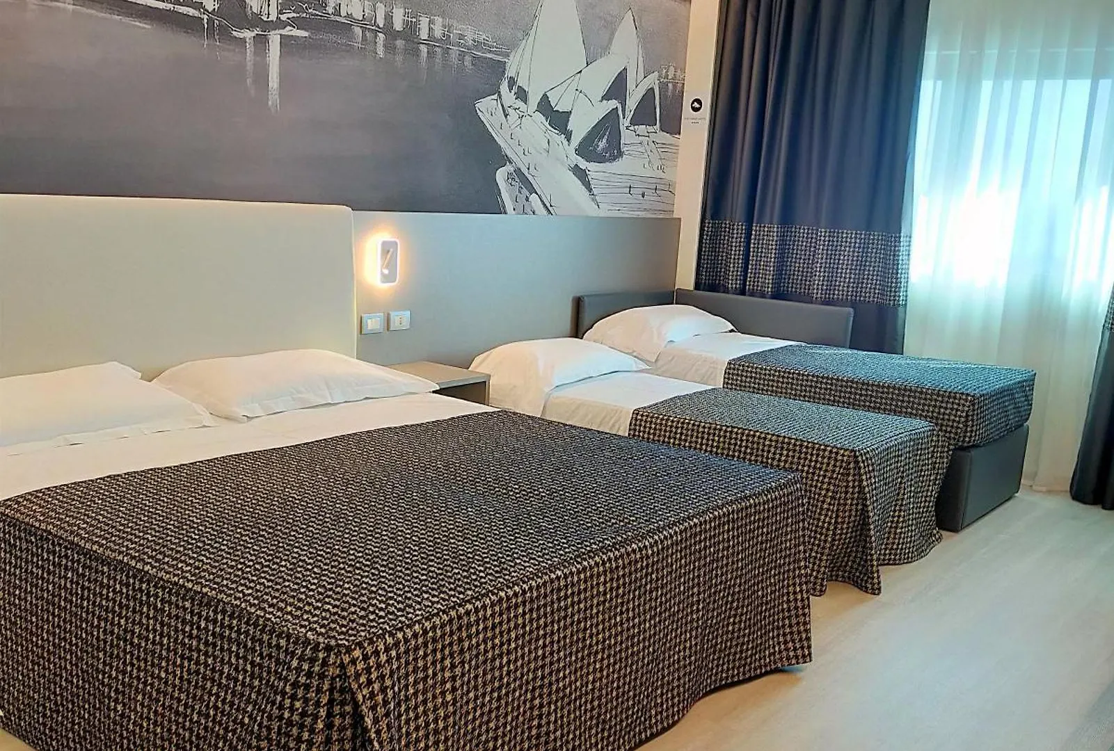 The Sydney Hotel Bolonia