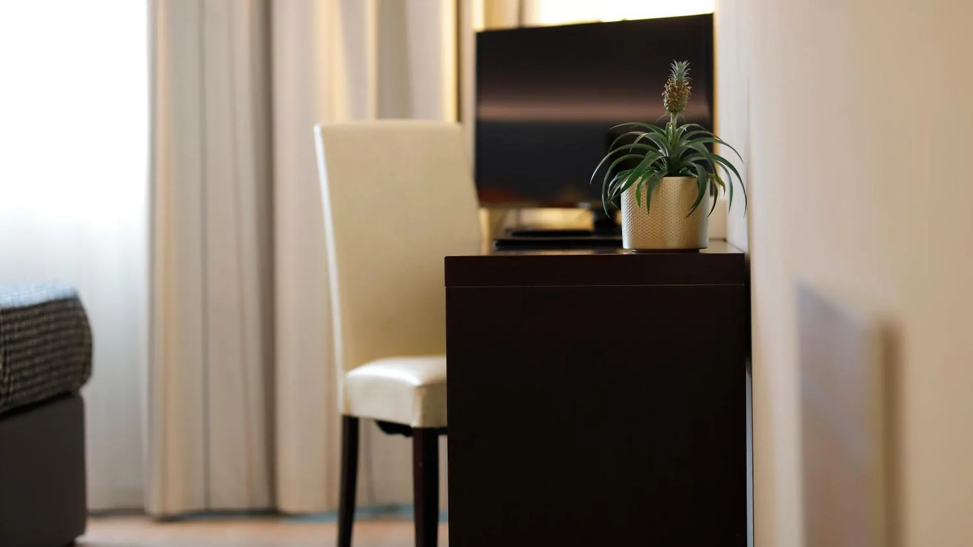 The Sydney Hotel Bolonia