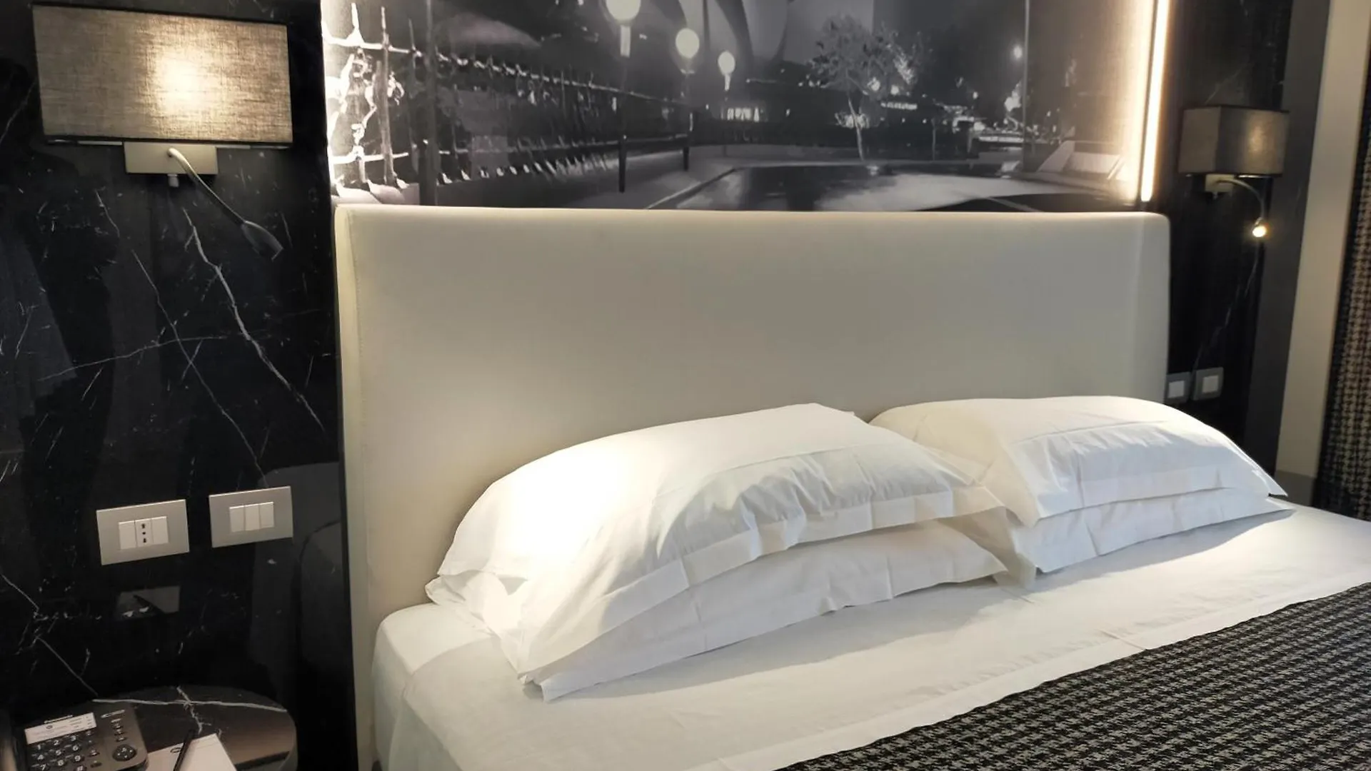 The Sydney Hotel Bolonia