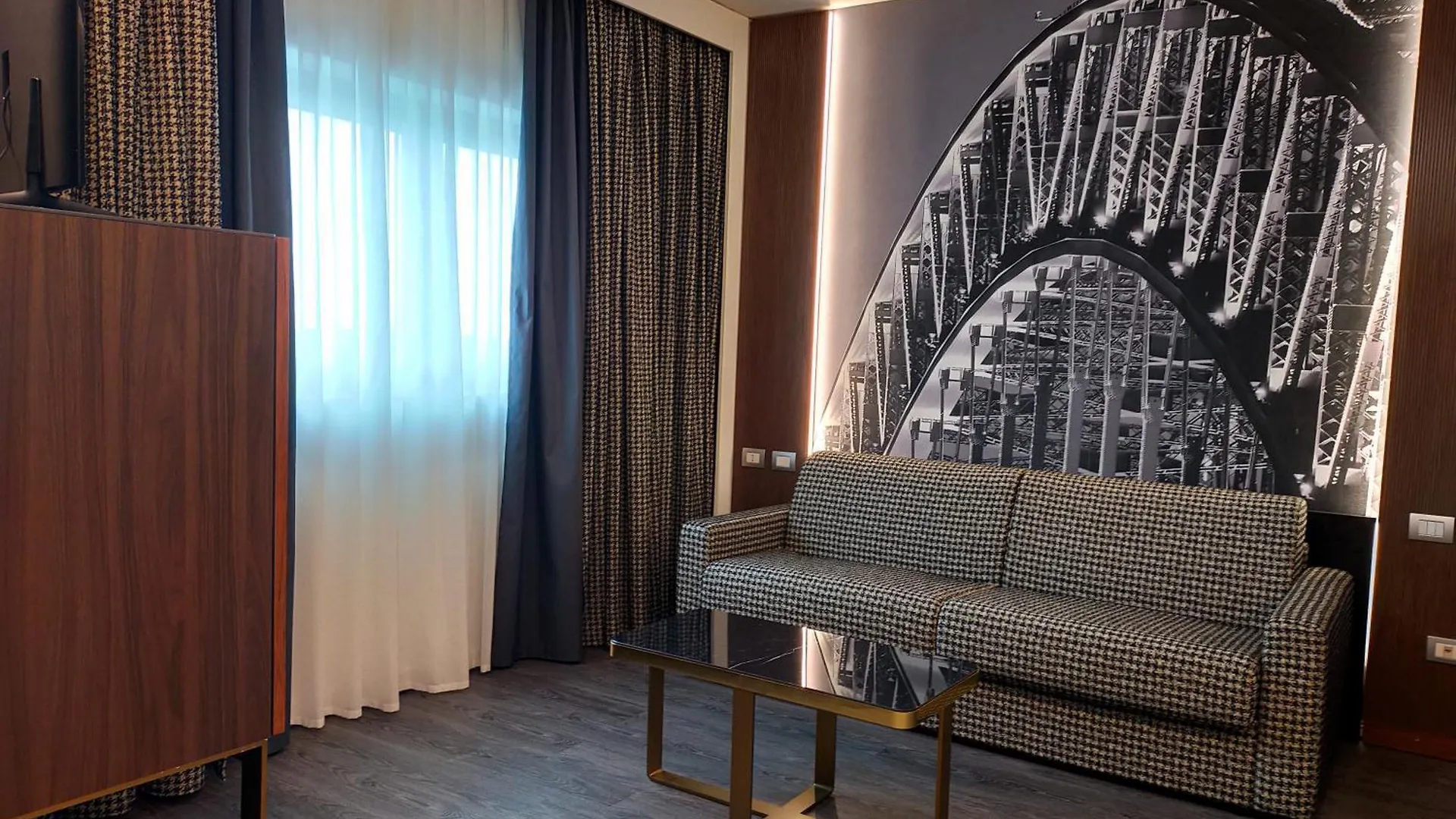 The Sydney Hotel Bolonya 4*,