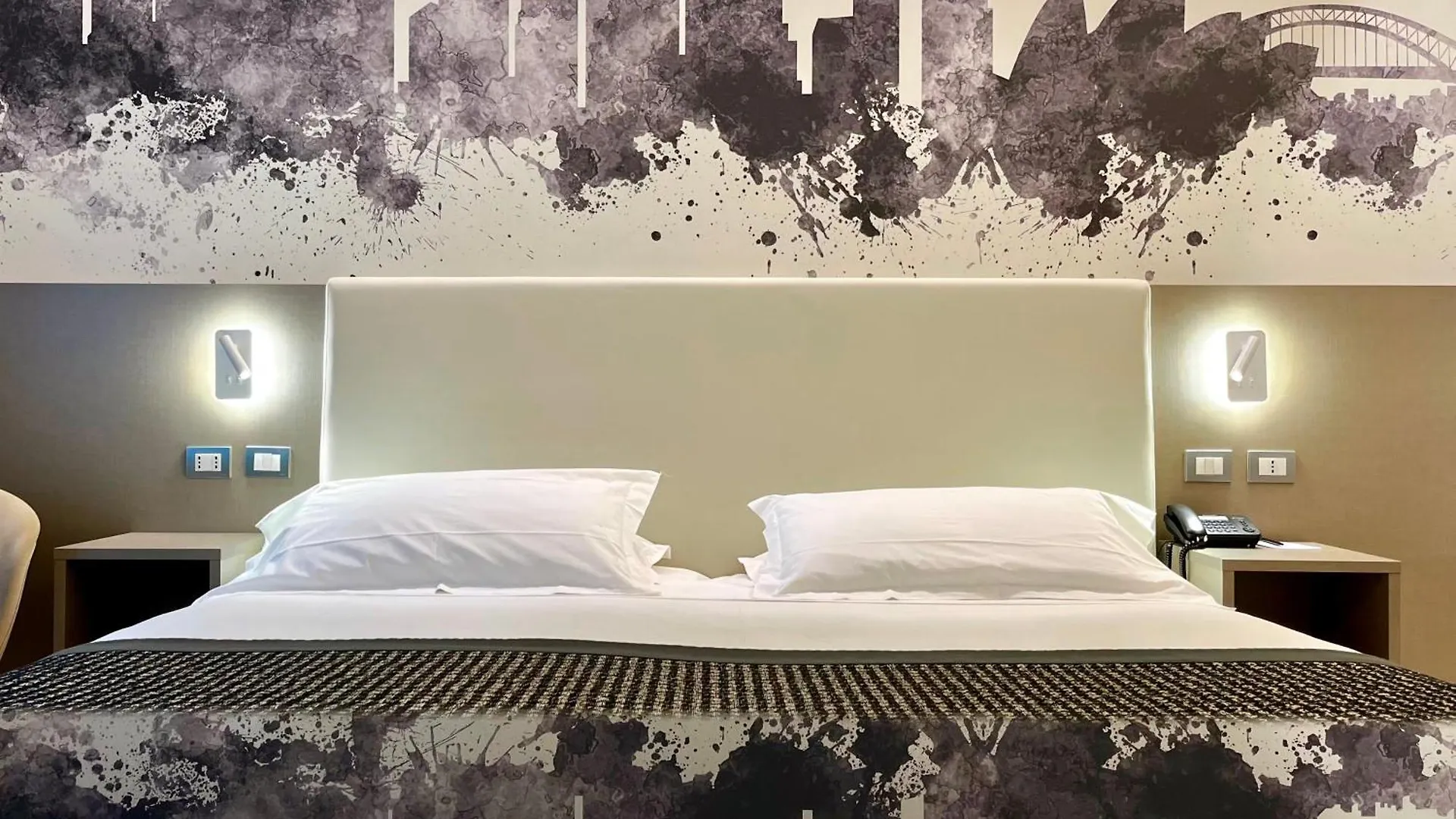 The Sydney Hotel Bologne